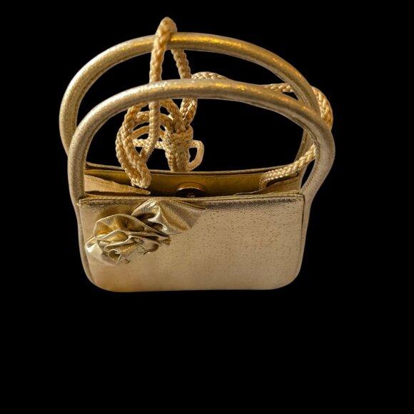 โจ Elegant Gold Evening Purse with Rosette Detail โจ - Picture 4 of 4